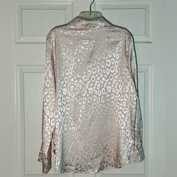 NWOT shiny leopard print blouse - Picture 2 of 4